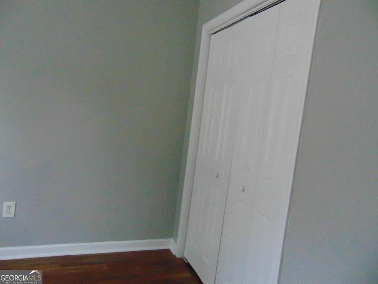 645 Ell St - Photo 4 of 19