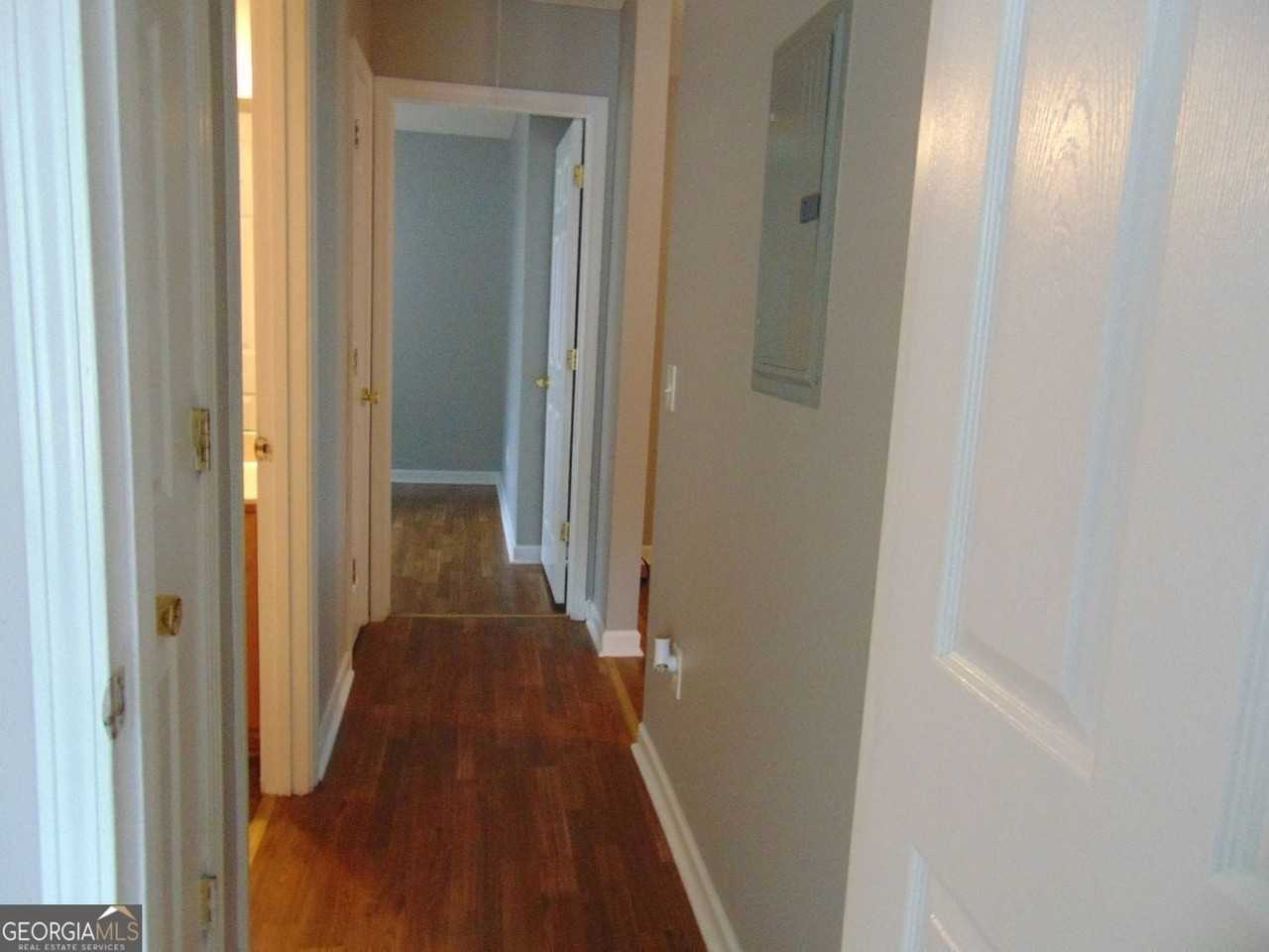 645 Ell St - Photo 7 of 19