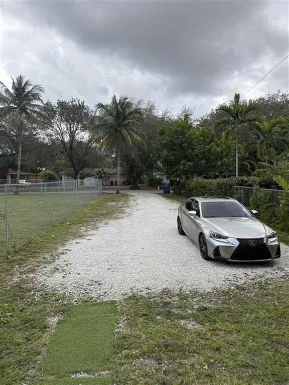 6315 Sw 32nd St - Photo 3 of 8