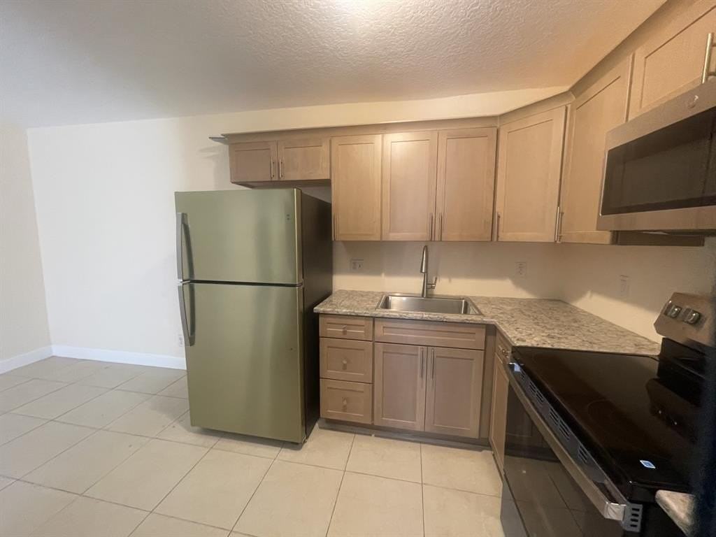 5213 Nw 23rd St #166 - Photo 2 of 3