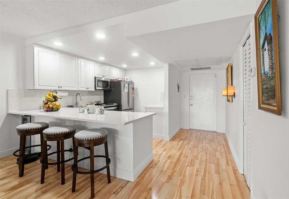 3080 N Course Dr #304 - Photo 6 of 42