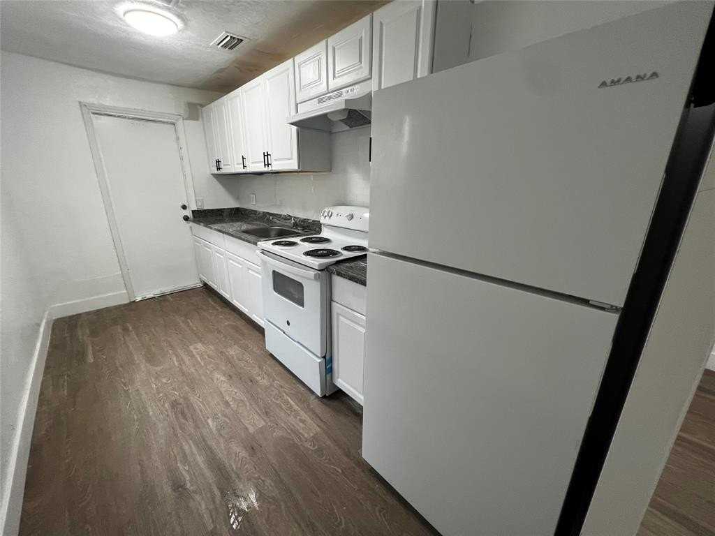 101 Nw 13th Ave - Photo 4 of 12