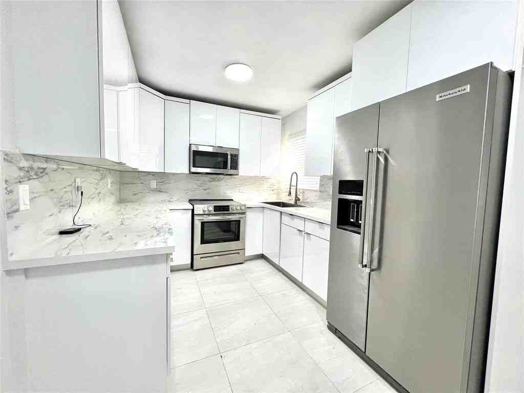 10730 Sw 149th Ter - Photo 4 of 7