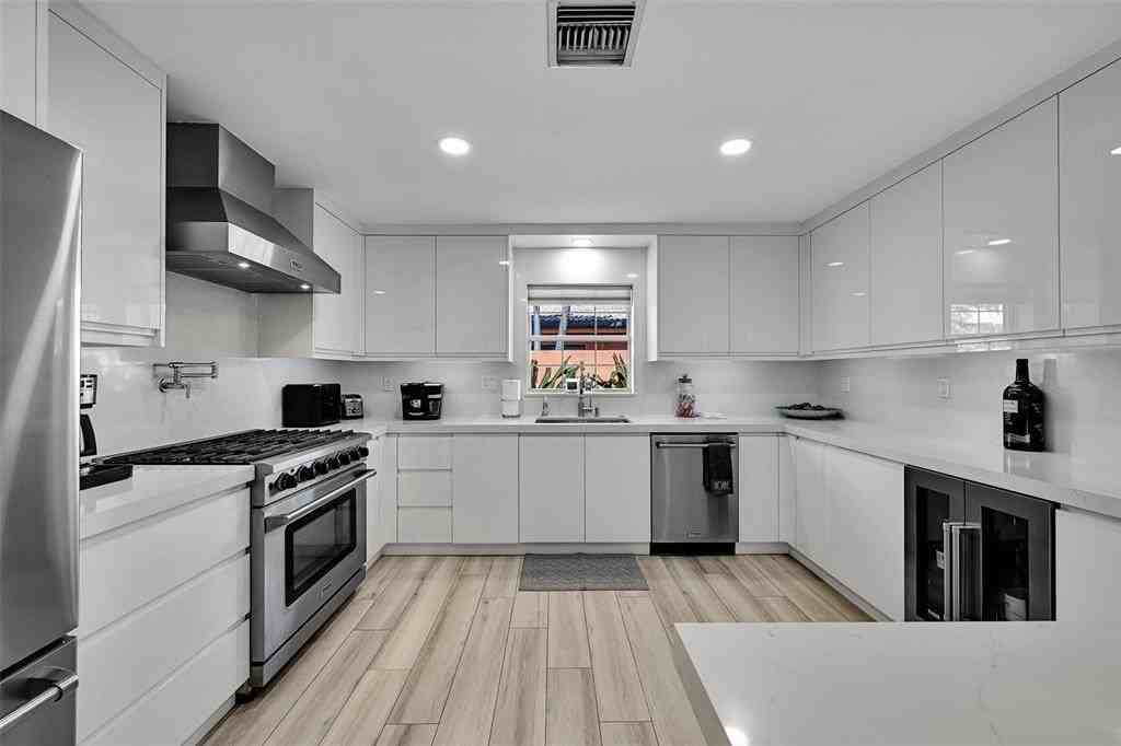 5281 Ne 19th Ave - Photo 5 of 50