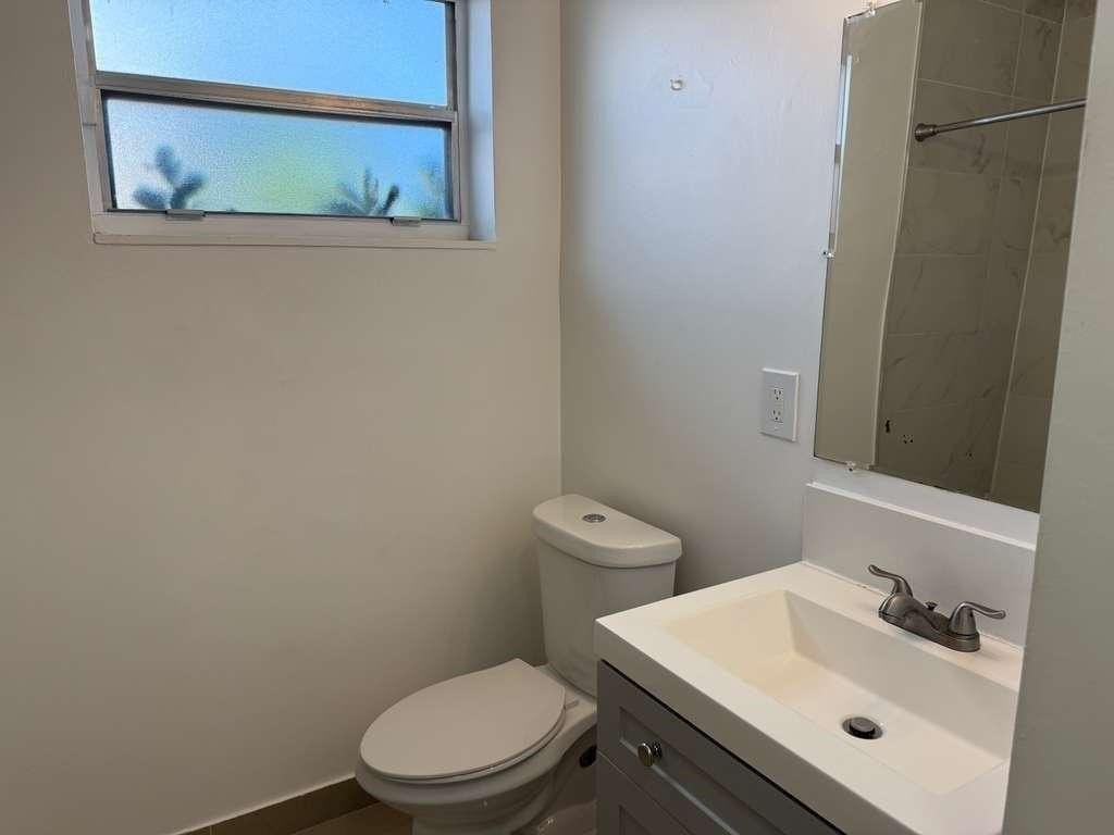 5321 Ne 18th Ave #4 - Photo 3 of 5