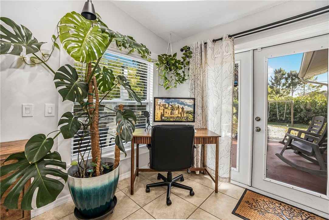 762 Bayharbor Ter - Photo 4 of 26