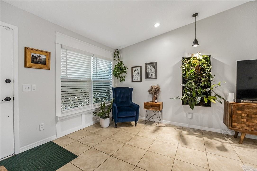 762 Bayharbor Ter - Photo 5 of 26