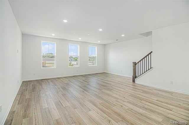 43071 Atwood Ave - Photo 3 of 15