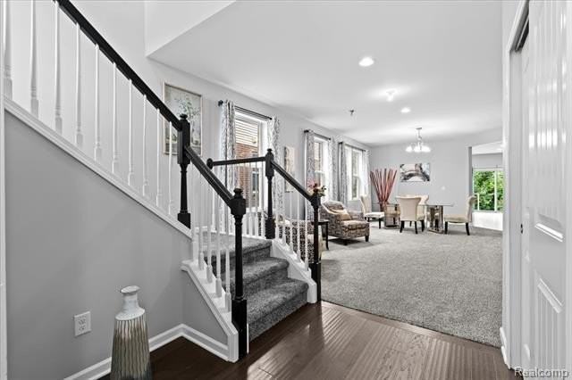 49645 Hartwick Dr - Photo 3 of 43