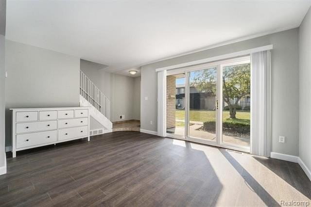 8691 Kennedy Cir - Photo 4 of 16