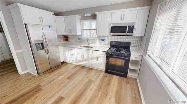 1177 Connie Ave - Photo 7 of 28