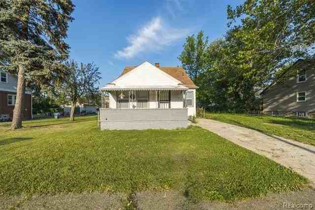 20258 Caldwell St - Photo 2 of 31