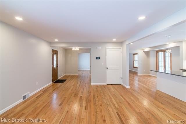 31419 Sleepy Hollow Ln - Photo 3 of 28