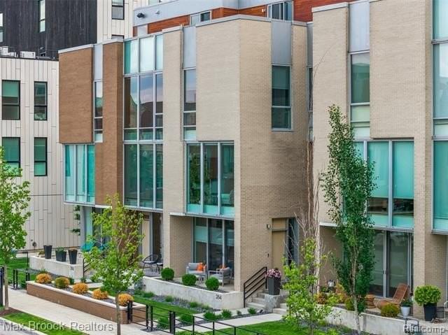 284 Alfred St - Photo 2 of 50