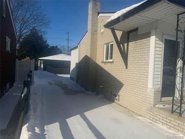 7970 Campbell St - Photo 2 of 18