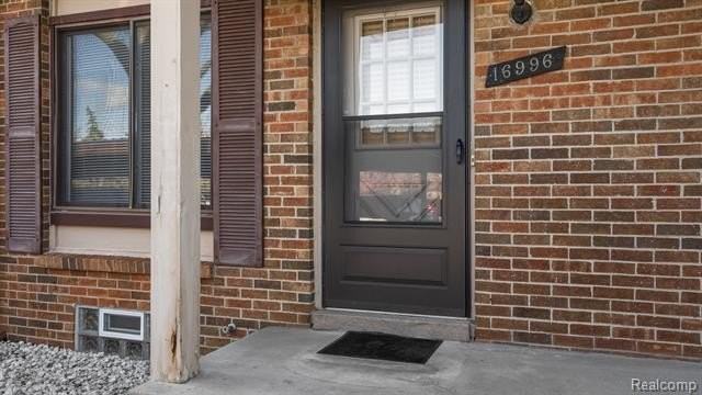 16996 Kingsbrooke Dr - Photo 2 of 29