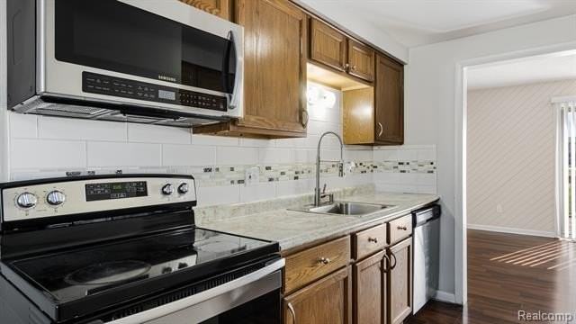 16996 Kingsbrooke Dr - Photo 4 of 29