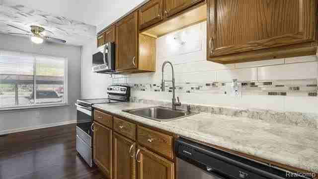 16996 Kingsbrooke Dr - Photo 6 of 29