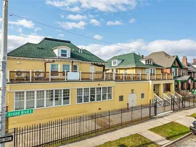 799 E Grand Blvd #10