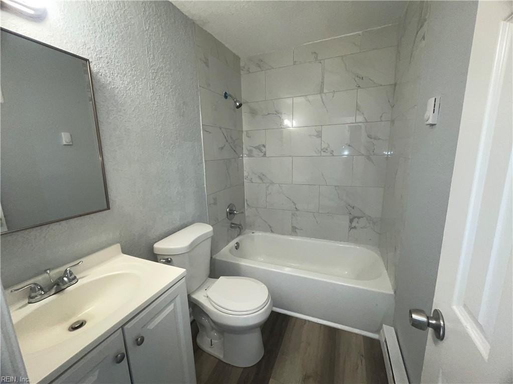 2500 Leo St #4 - Photo 5 of 9