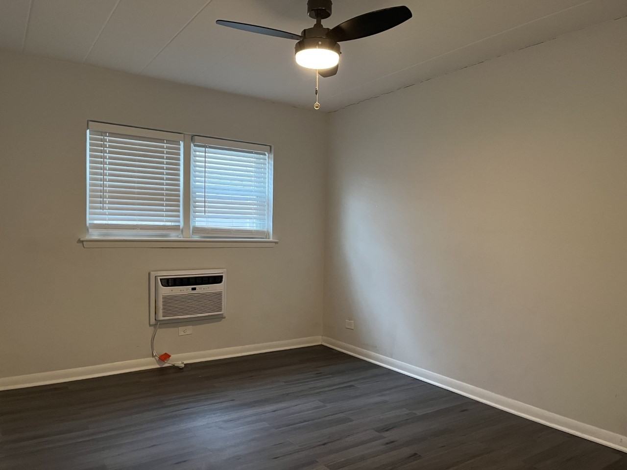 30 S Spring Ave #104 - Photo 7 of 8