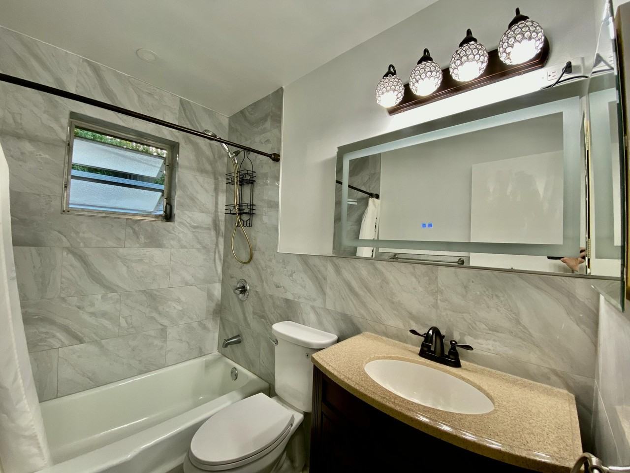 1607 Holly St #1 - Photo 4 of 11