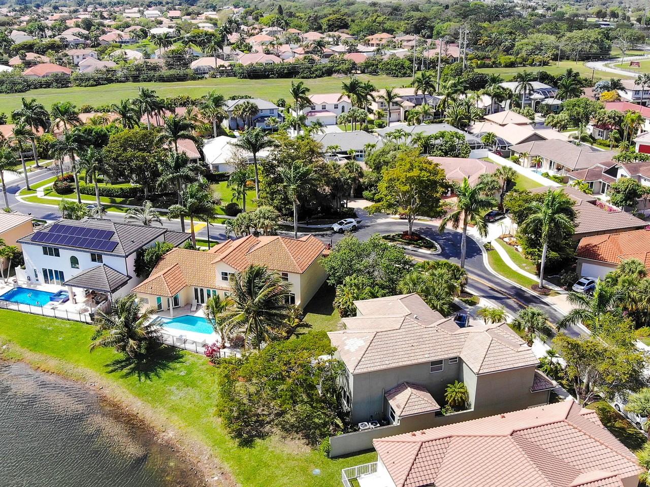 10900 Haydn Dr - Photo 3 of 50