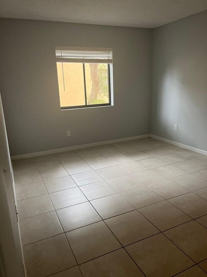 6053 10th Ave N #237 - Photo 6 of 12