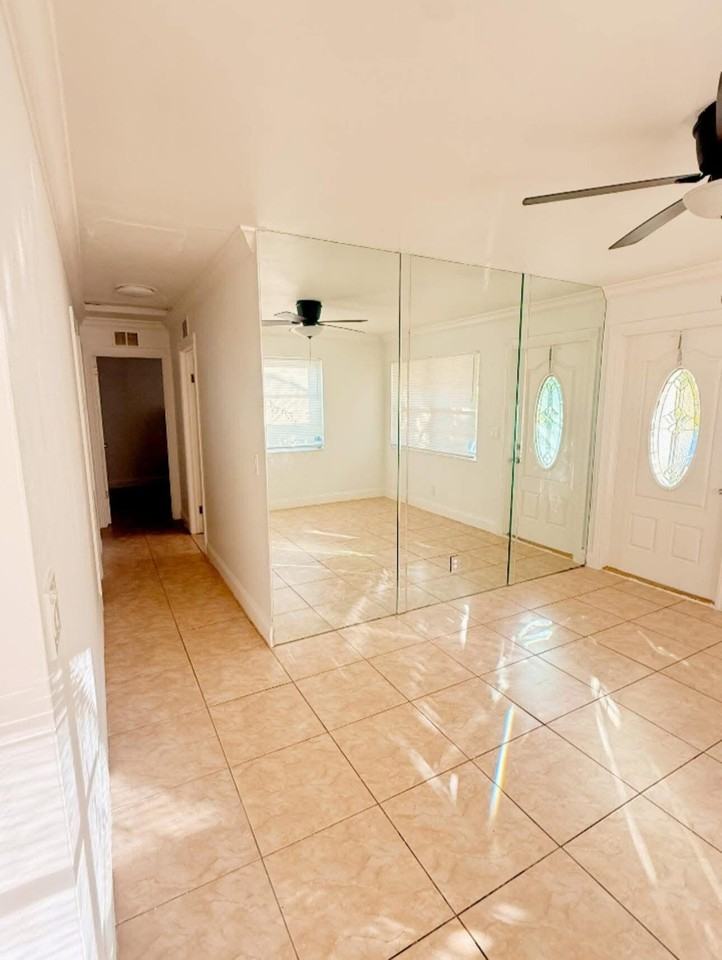 735 Selkirk St - Photo 5 of 19