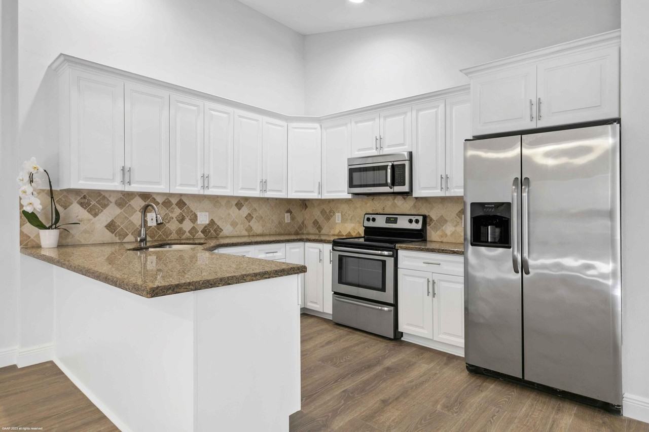 1120 Hyacinth Pl #1126 - Photo 4 of 17