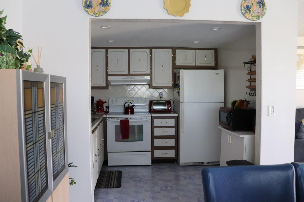 168 Burgundy D #D - Photo 7 of 20