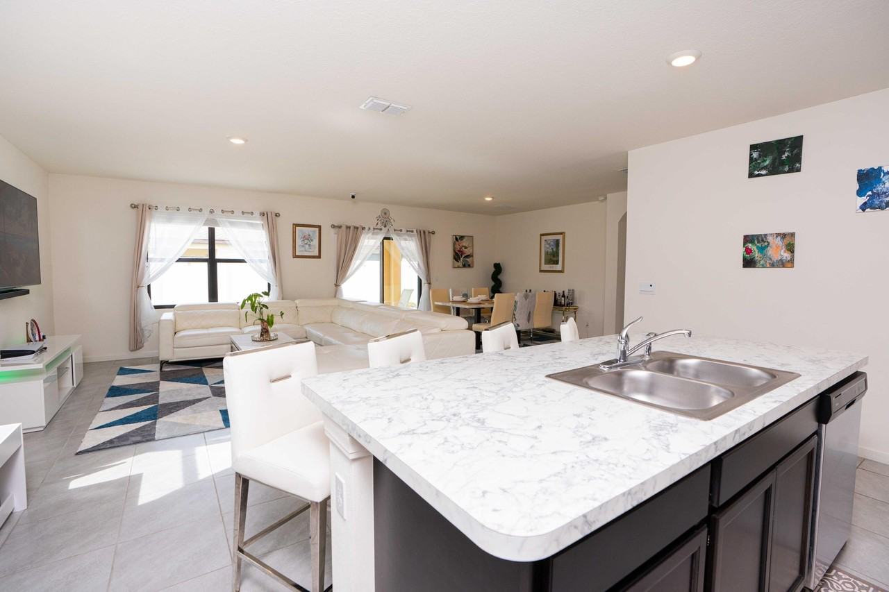 5322 Delight Dr - Photo 4 of 20