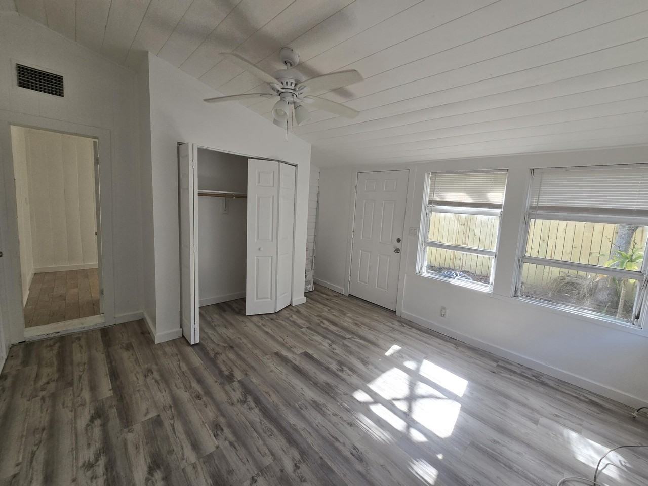 301 S 7th S Street #C - Photo 4 of 9