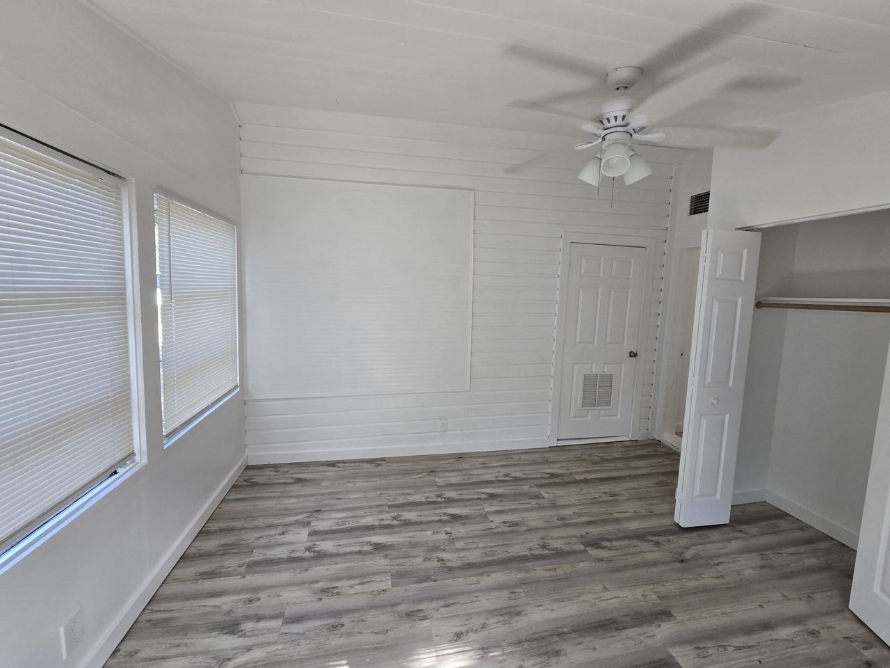 301 S 7th S Street #C - Photo 6 of 9