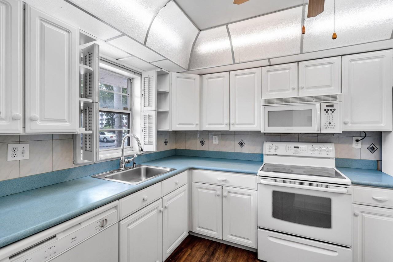 5900 Nw 44th St #106 - Photo 5 of 34