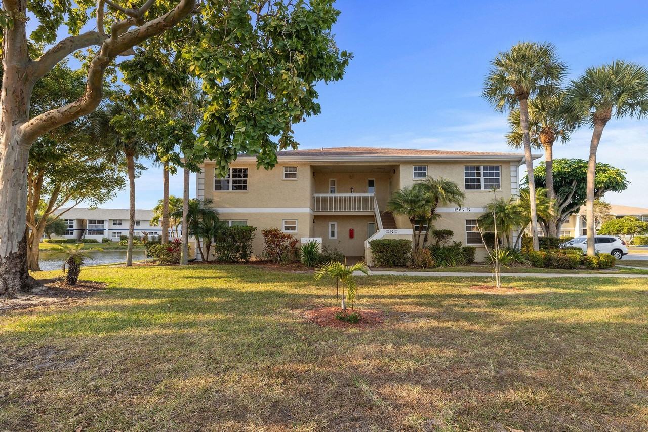 1563 SE Royal Green B203 Circle #B203 - Photo 4 of 26