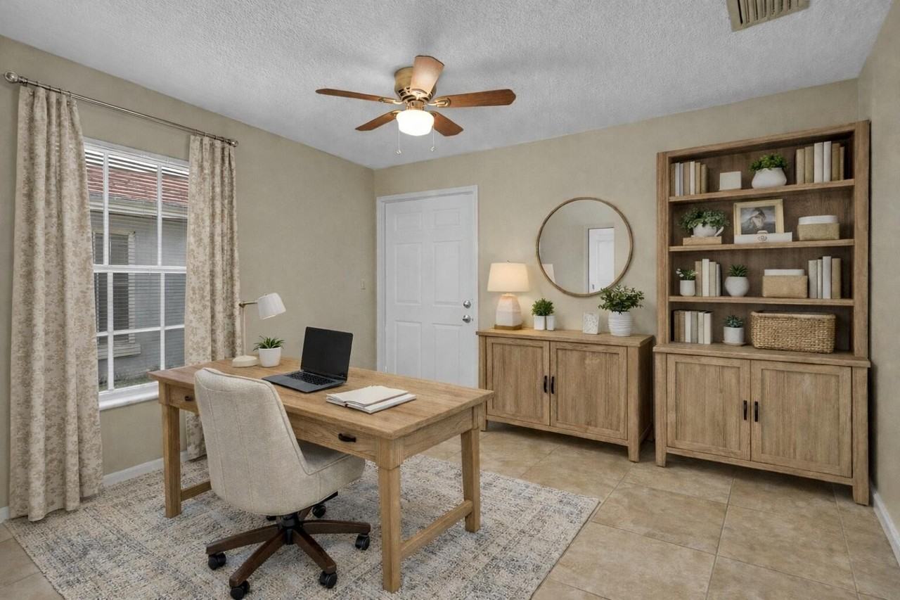 901 10th St - Photo 3 of 32