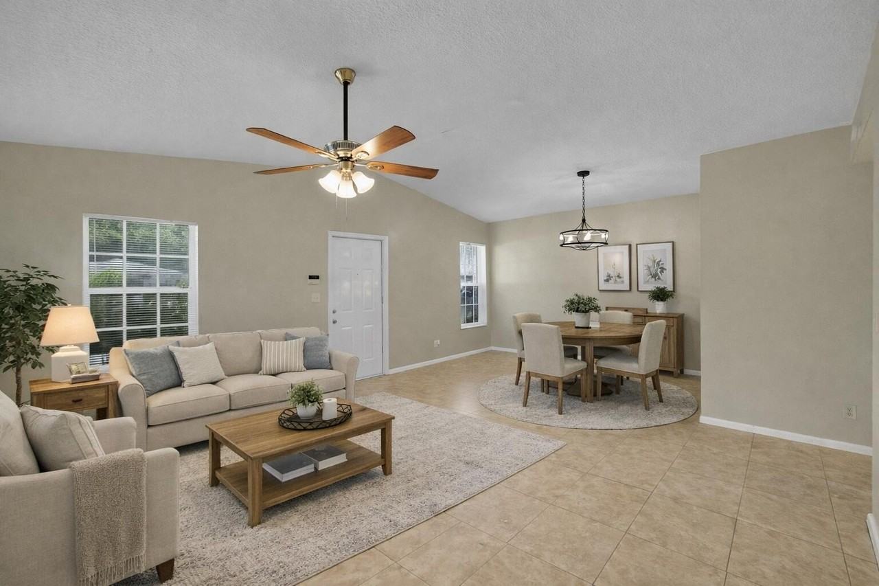 901 10th St - Photo 4 of 32