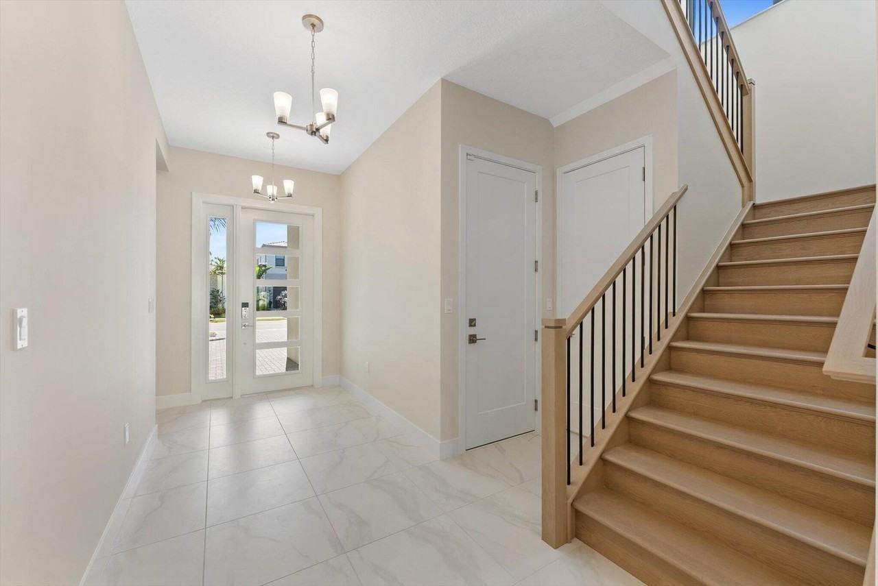 9377 Tangerine Coast Dr - Photo 5 of 50