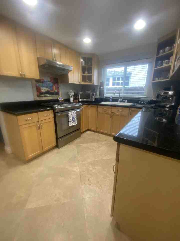 1616 Adams St - Photo 7 of 16