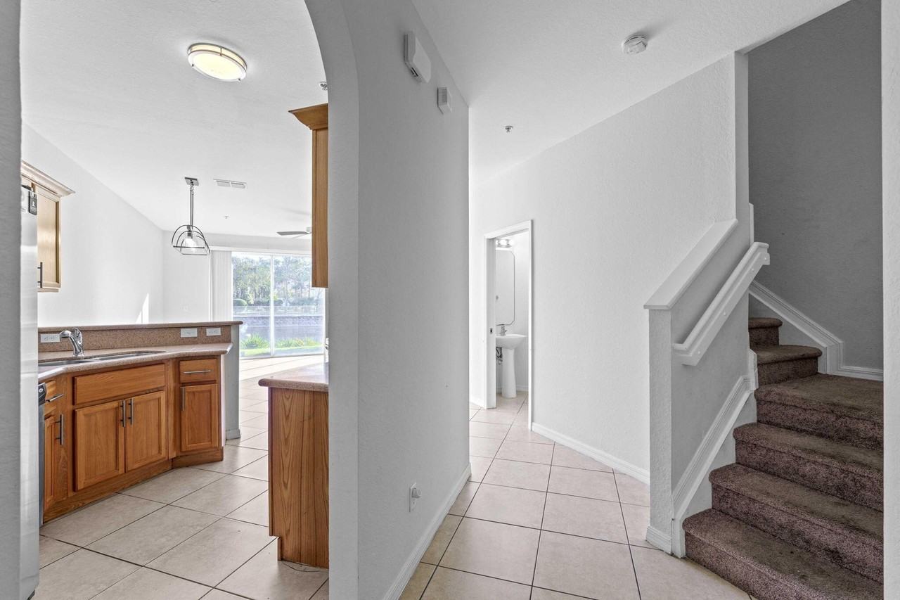 1002 Pipers Cay Dr - Photo 4 of 27