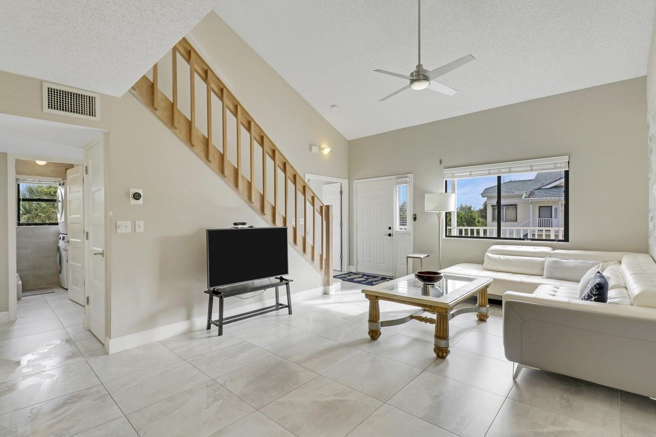 360 Bella Vista Ct N #60 - Photo 3 of 34