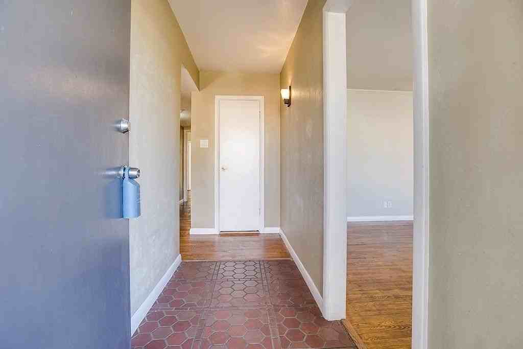 1901 Dena Dr - Photo 6 of 31