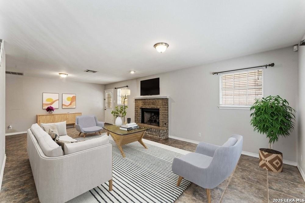 13802 Fairway Crst - Photo 5 of 17