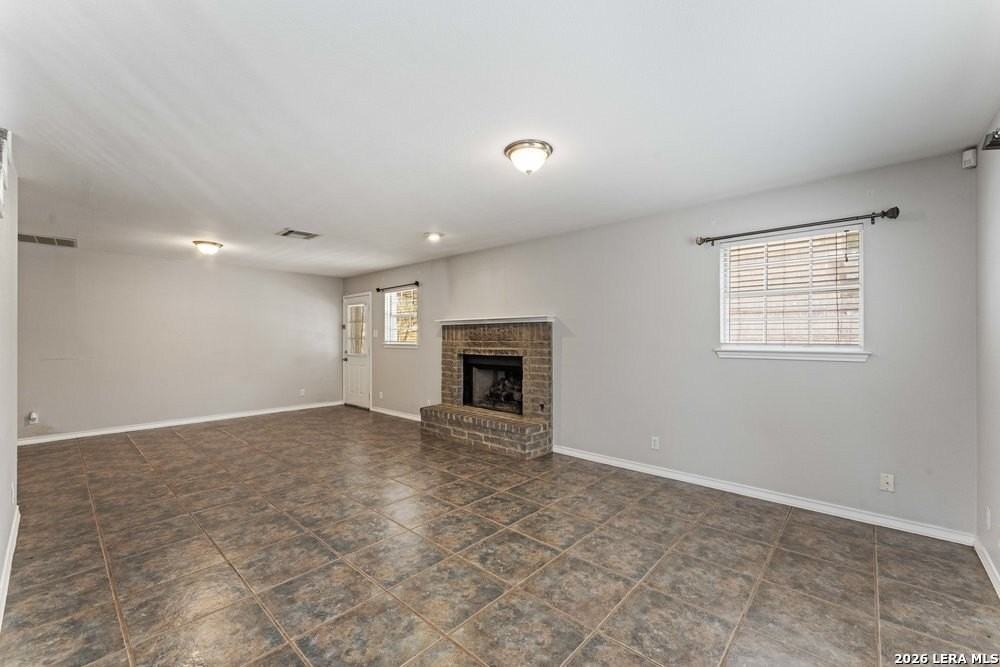 13802 Fairway Crst - Photo 6 of 17