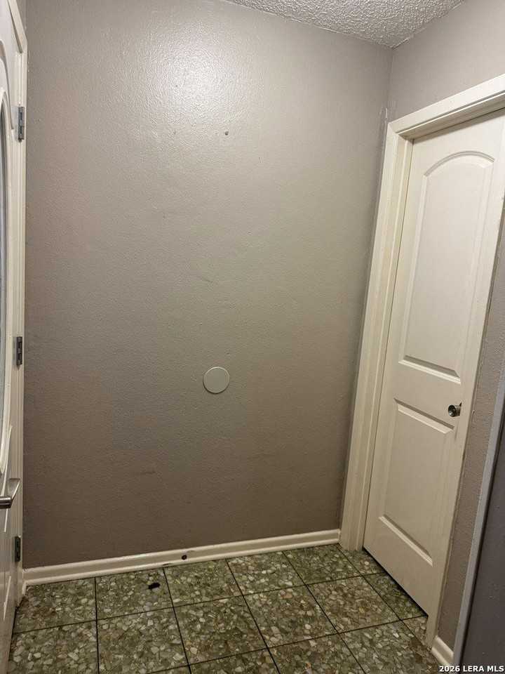 11814 Song St - Photo 2 of 20