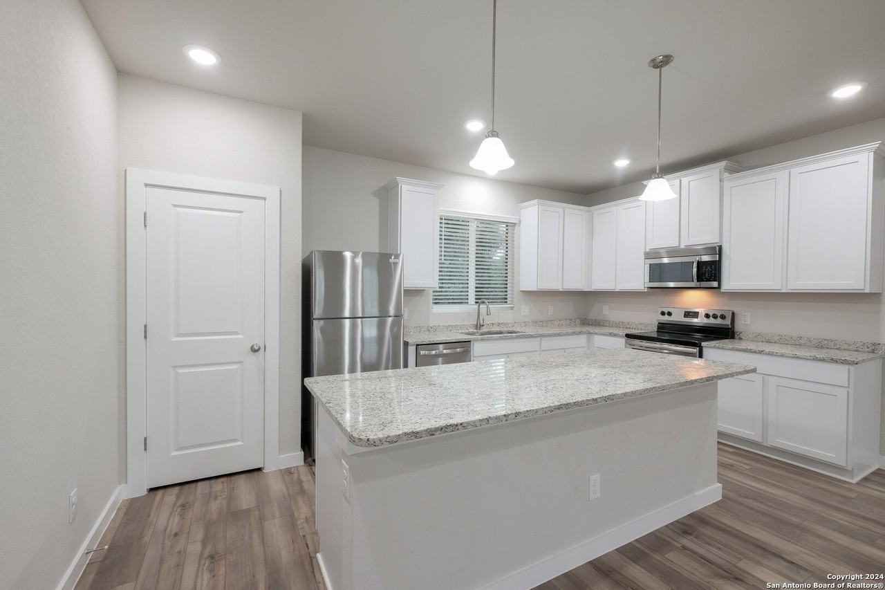 7114 Lunes Bell Ln - Photo 3 of 18