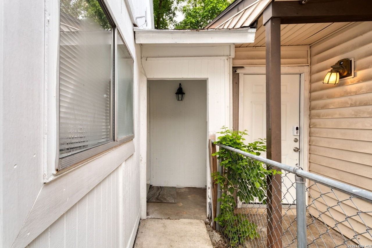 6814 Oldham - Photo 2 of 15