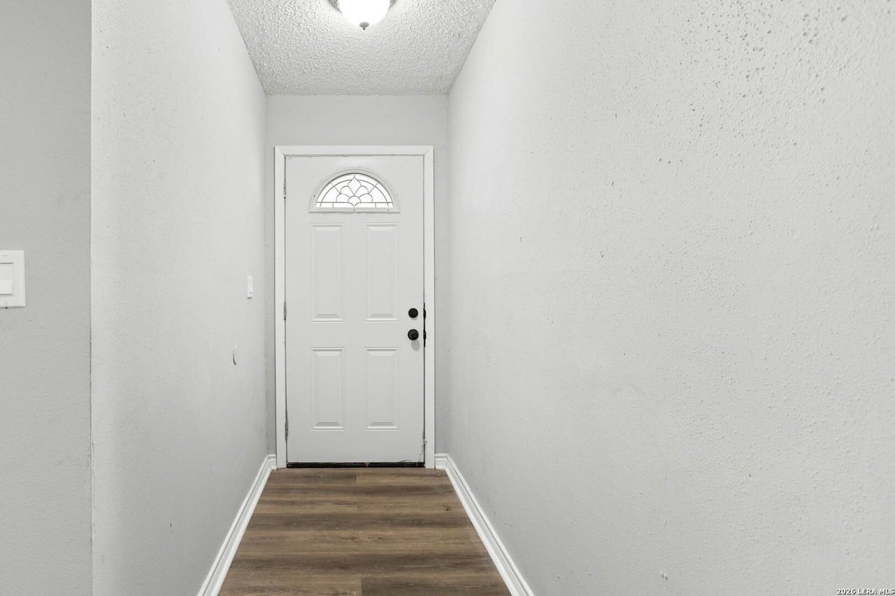 6814 Oldham - Photo 3 of 15