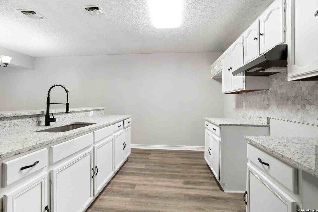 6814 Oldham - Photo 4 of 15